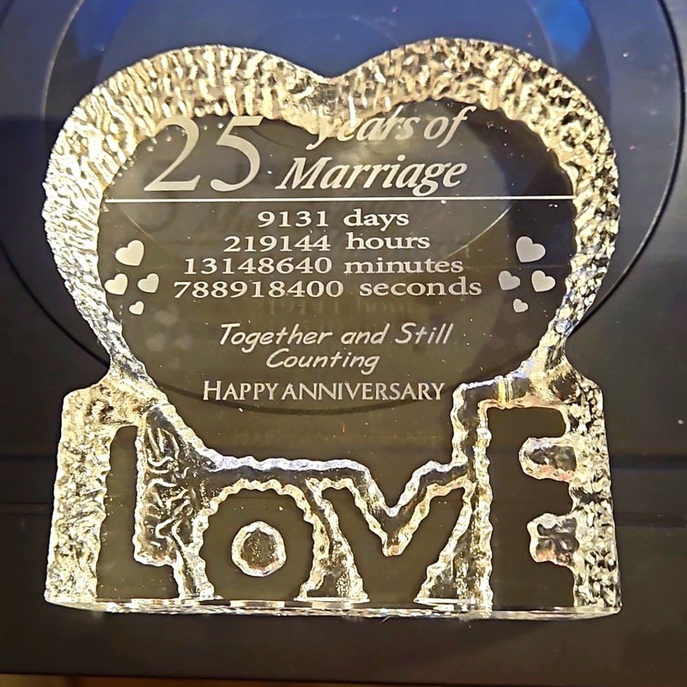 25th Wedding Anniversary Chrystal. New in Gift box